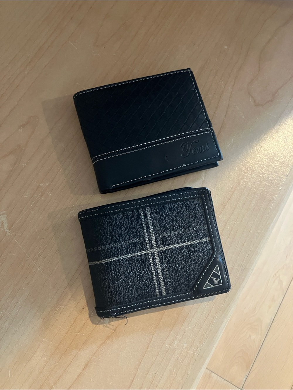 Men's Black Bifold Wallet Set with Contrast Stitching